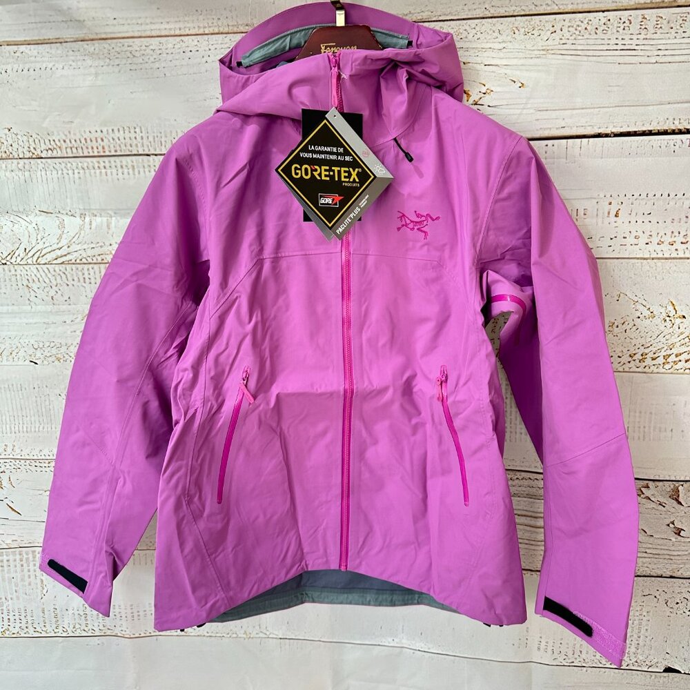 Arc'teryx Beta LT Hooded Hardshell Jacket, Size M